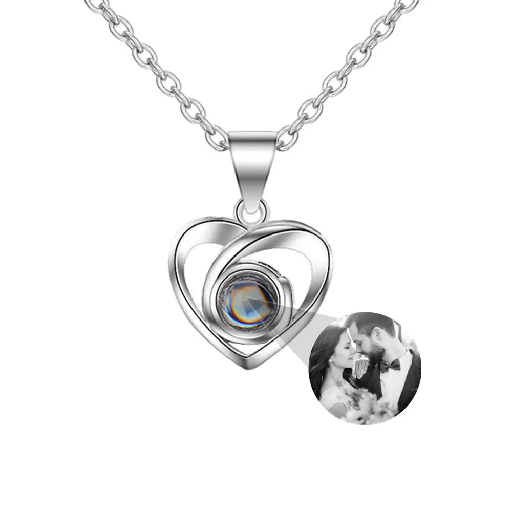 Collana con Proiezione della Foto Personalizzata - Ciondolo a Forma di Cuore