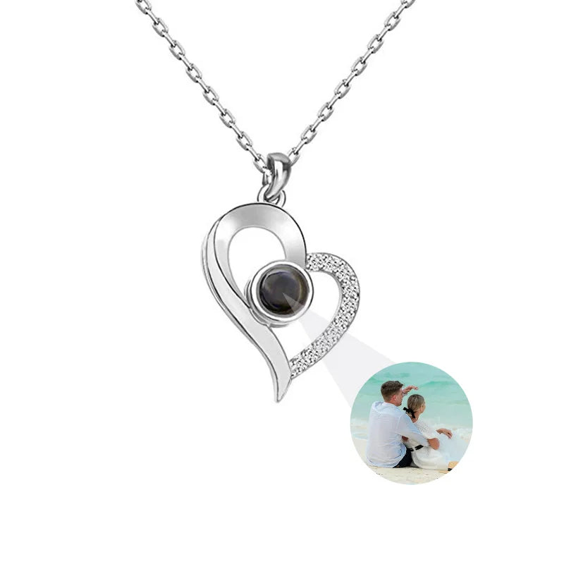 Collana con Proiezione della Foto Personalizzata - Ciondolo a Forma di Cuore